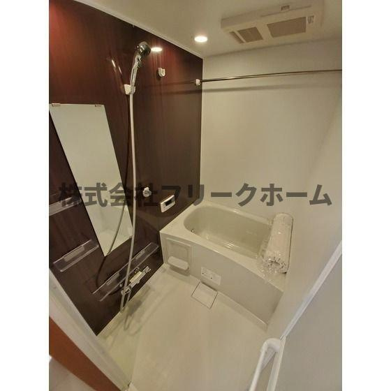 三鷹市井の頭４丁目の賃貸マンションの浴室