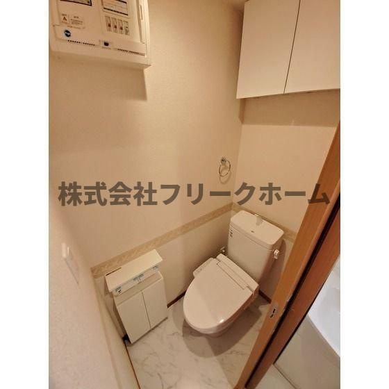 三鷹市井の頭４丁目の賃貸マンションのトイレ