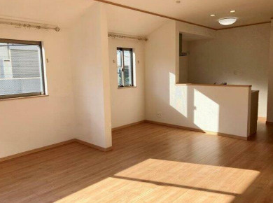 西大井戸建の居間・リビング|ゆったりとしたリビングです