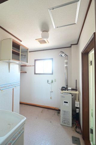 【設備】 | 平川市高木原田・6LDK中古住宅・シッター車庫付き | 灯油ボイラー