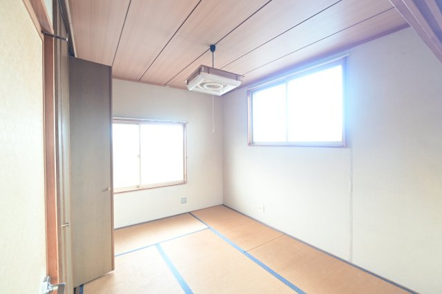 【和室】 | 平川市高木原田・6LDK中古住宅・シッター車庫付き | 二階和室6帖
