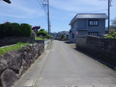 【前面道路含む現地写真】 | 大館市池内字池内・中古住宅