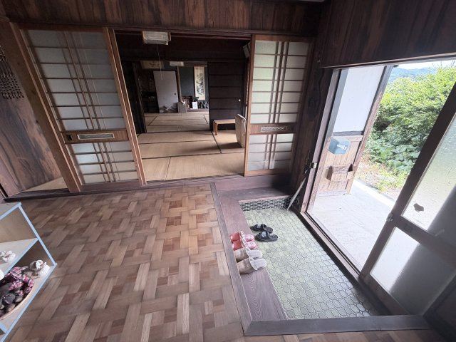 丹波市市島町酒梨の中古一戸建の玄関