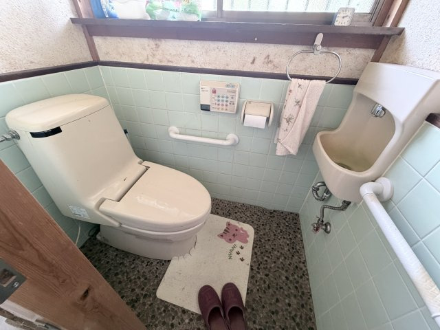 丹波市市島町酒梨の中古一戸建のトイレ|離れ