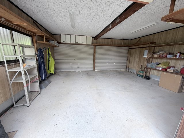 丹波市市島町酒梨の中古一戸建の駐車場|車庫