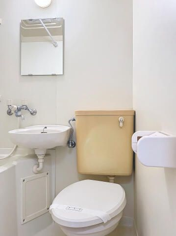 横浜市西区中央２丁目の賃貸マンションのトイレ