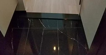 レジディア板橋本町プレイス の玄関