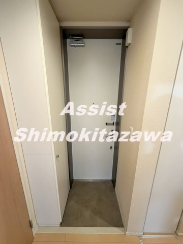 メゾンルミノーザの玄関