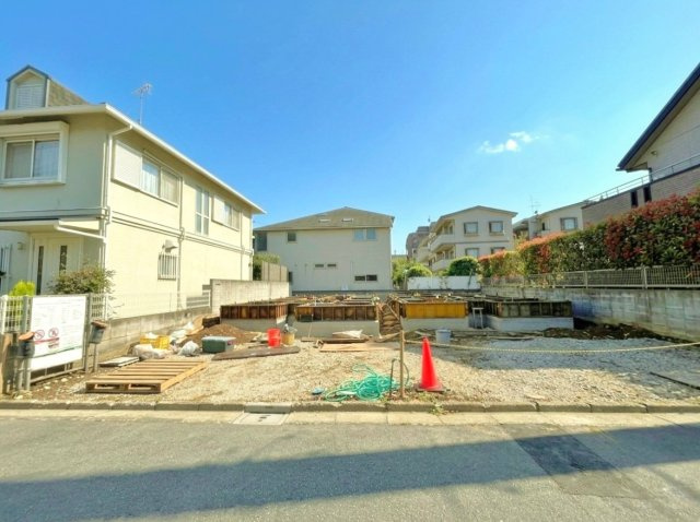 中野区上鷺宮5丁目 全2棟 A号棟の外観|只今一生懸命建築中です♪♪
モデルハウスもご案内いたします　建物の仕様・設備やボリュームをご確認できます
