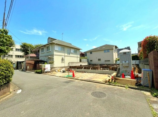 中野区上鷺宮5丁目 全2棟 A号棟の前面道路含む現地写真|穏やかで暮らし心地の良いエリア
高い建物もなく陽当り・風通し良好です♪♪