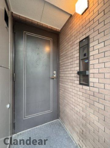 竹の塚パークホームズの玄関|ドキドキの新生活も、安心してスタート。ぴったりの住まいを見つけませんか？クランディアが一緒に住まい選びをサポートします‼　まずは、お気軽にお問合せください　＃クランディア