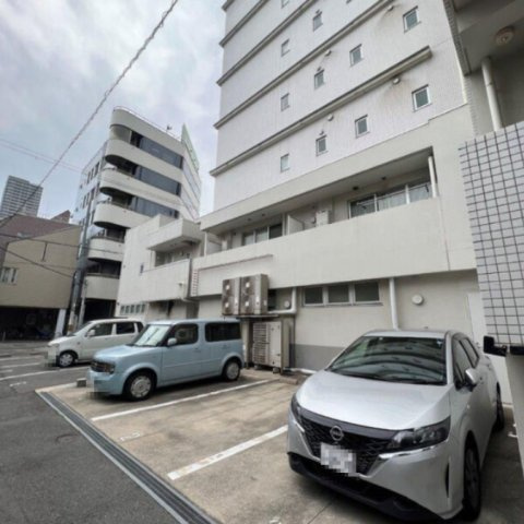 Serendipity上本町の駐車場