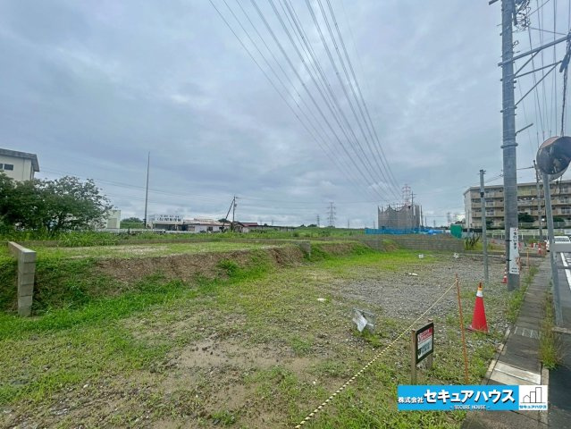 【同施工物件ご案内可能】刈谷市泉田町北中浜　全4棟の前面道路含む現地写真|事前予約にて現地ご見学いただけます！お気軽にお問い合わせください♪
■株式会社　セキュアハウス　豊明店■
住宅ローンに強く、知識、経験豊富なスタッフ在籍
お客様に寄り添い、ご成約後もサポート致します。