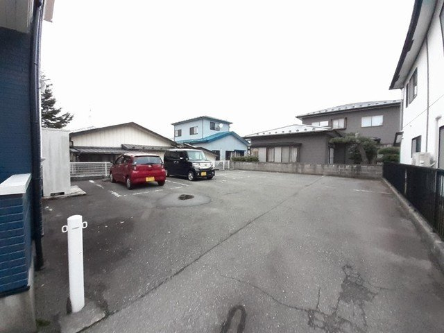 ラフィーネの駐車場|駐車場完備です