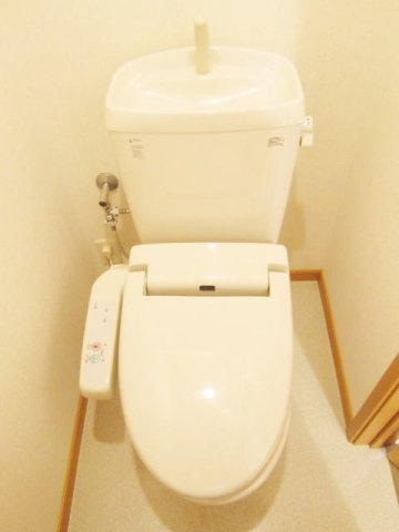 ラ・カーサ・フィオーレⅠのトイレ|コンパクトで使いやすいトイレです