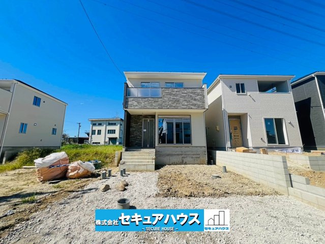 【本日ご案内可能】刈谷市泉田町北中浜　全4棟の外観|【現地外観写真　4号棟】
◆内装完成！本日ご案内可能♪
◆駐車並列２台可能！オプション工事でカーポート設置などいかがでしょうか。その他にも、フェンスなどの「オプション工事」もご提案いたします♪　　　　