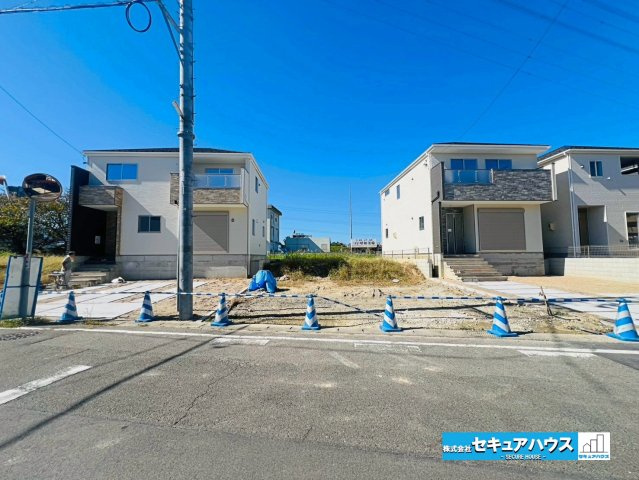 【本日ご案内可能】刈谷市泉田町北中浜　全4棟の前面道路含む現地写真|事前予約にて現地ご見学いただけます！お気軽にお問い合わせください♪
■株式会社　セキュアハウス■
住宅ローンに強く、知識、経験豊富なスタッフ在籍
お客様に寄り添い、ご成約後もサポート致します。