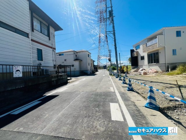 【本日ご案内可能】刈谷市泉田町北中浜　全4棟の前面道路含む現地写真|事前予約にて現地ご見学いただけます！お気軽にお問い合わせください♪
■株式会社　セキュアハウス■
住宅ローンに強く、知識、経験豊富なスタッフ在籍
お客様に寄り添い、ご成約後もサポート致します。