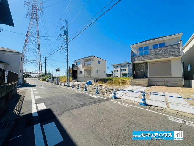 【本日ご案内可能】刈谷市泉田町北中浜　全4棟の前面道路含む現地写真|事前予約にて現地ご見学いただけます！お気軽にお問い合わせください♪
■株式会社　セキュアハウス■
住宅ローンに強く、知識、経験豊富なスタッフ在籍
お客様に寄り添い、ご成約後もサポート致します。