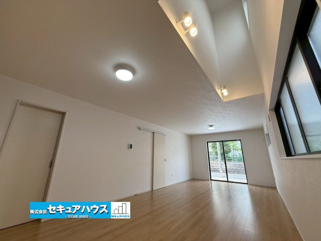 【同施工物件ご案内可能】刈谷市泉田町北中浜　全4棟の内観：施工例|【LDKイメージ】
◆日当たりが良く温かい広々リビングは家族の団らんスペースになります。