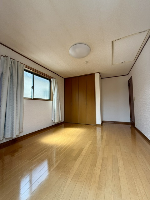 西東京市中町１丁目の一戸建ての居間・リビング