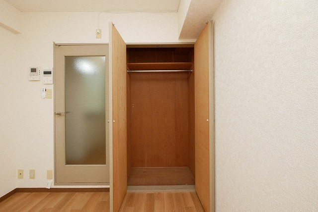 大阪市福島区海老江２丁目の賃貸マンションの収納