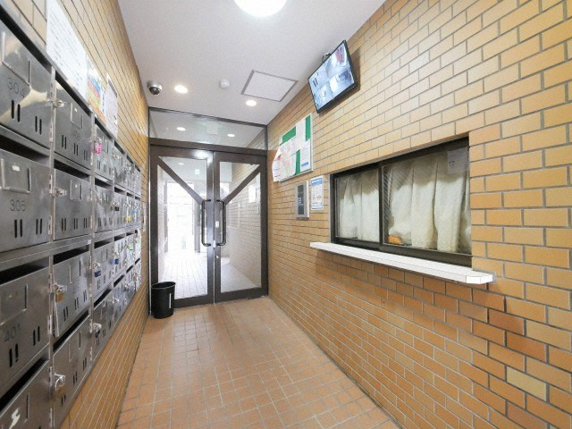 大阪市福島区海老江２丁目の賃貸マンションのロビー