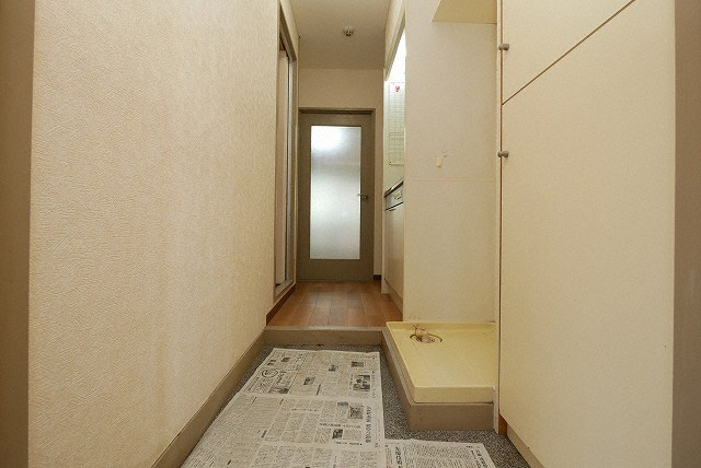 大阪市福島区海老江２丁目の賃貸マンションの玄関