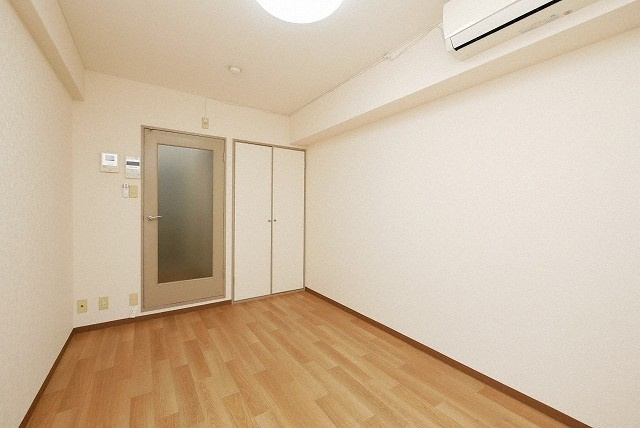 大阪市福島区海老江２丁目の賃貸マンションの居間・リビング