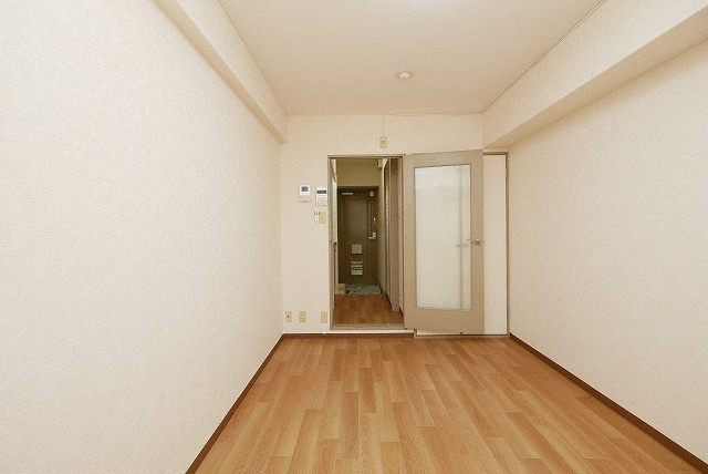 大阪市福島区海老江２丁目の賃貸マンションの居間・リビング