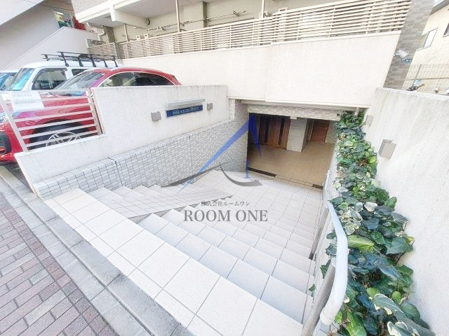 ＰＡＲＫ　ＳＱＵＡＲＥ国府台のエントランス|エントランスです。