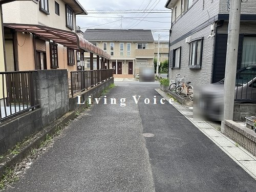【前面道路含む現地写真】 | 【仲介手数料０円】平塚市西真土1丁目　中古戸建 | 平塚市西真土1丁目　中古戸建