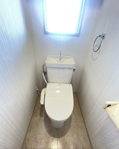 鎮西ビルのトイレ|快適な温水洗浄便座トイレです
