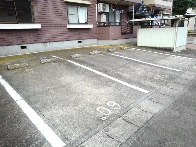 アーバンサクライＣ棟の駐車場|駐車場