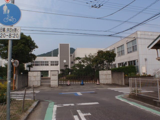 ラ・フォレスタⅢの周辺|宇多津町立宇多津小学校まで450m