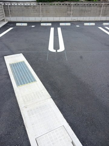 メゾン　サンフラワー　Ｃの駐車場|駐車場完備です