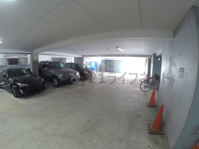 【駐車場】 | メゾネットフジ