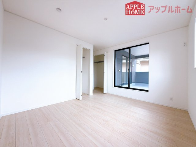 [新築住宅] 行田市天満 第2 全2棟の洋室|２階居室は全室収納あり！たっぷりある収納活用でお部屋もキレイを保てます♪