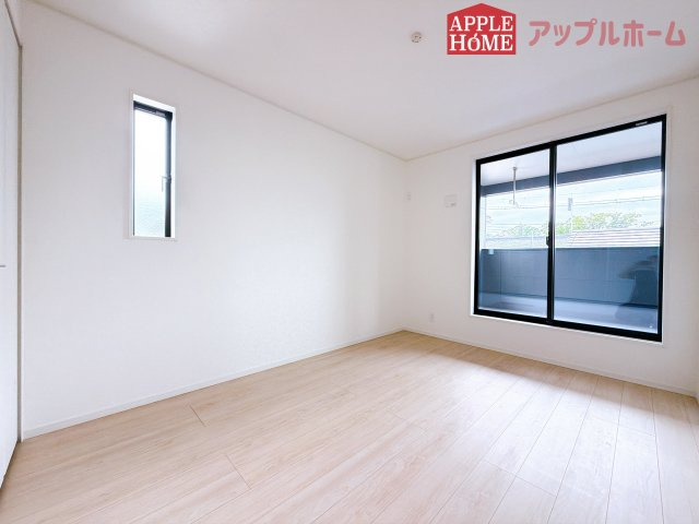 [新築住宅] 行田市天満 第2 全2棟の洋室|２階居室は全室収納あり！たっぷりある収納活用でお部屋もキレイを保てます♪