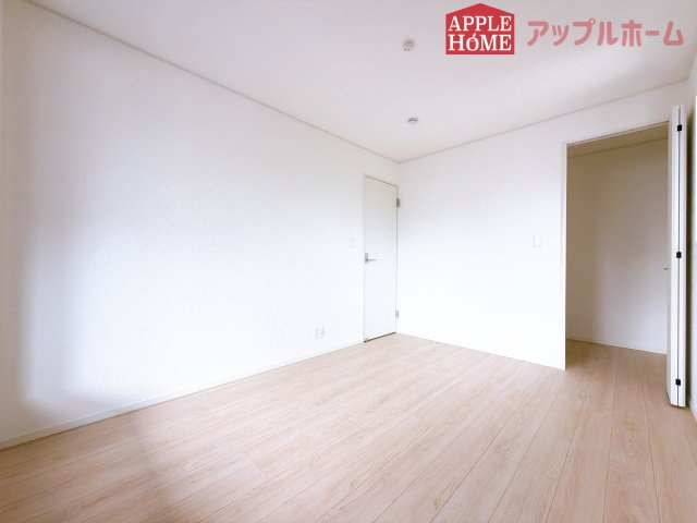 [新築住宅] 行田市天満 第2 全2棟の洋室|２階居室は全室収納あり！たっぷりある収納活用でお部屋もキレイを保てます♪