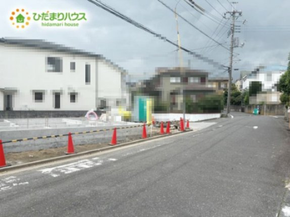 流山市東深井第4　新築戸建　1号棟の前面道路含む現地写真
