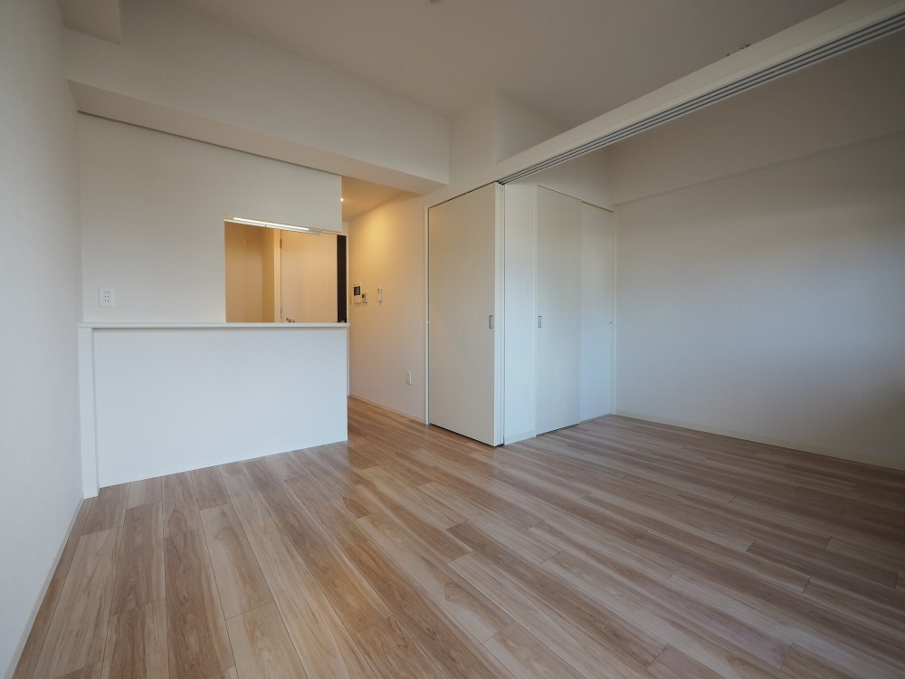 大阪市淀川区西中島２丁目の賃貸マンションの居間・リビング