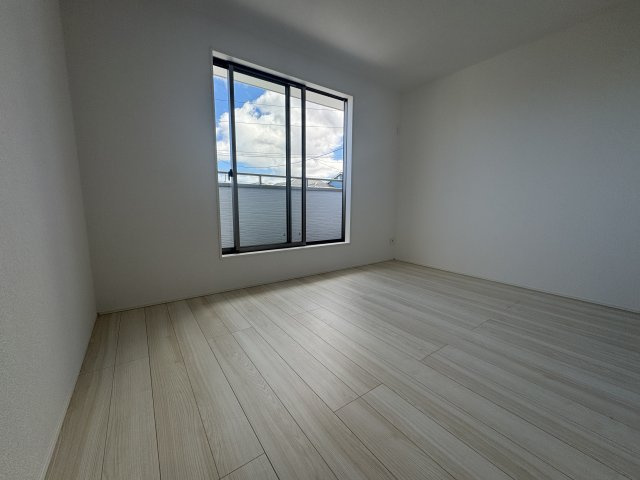 うるま市西原（全4棟）3号棟の洋室|3号棟　洋室6.75帖＋WIC付き♪（WIC×2部屋）