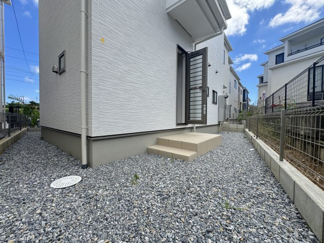 うるま市西原（全4棟）3号棟のその他|3号棟　お勝手口外側♪