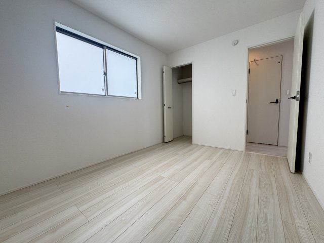 うるま市西原（全4棟）3号棟の洋室|3号棟　洋室6帖＋CL付き♪