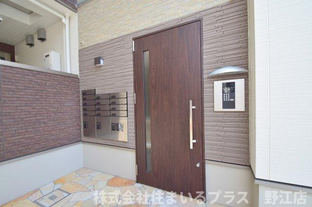 フジパレス城北公園通Ⅴ番館のエントランス