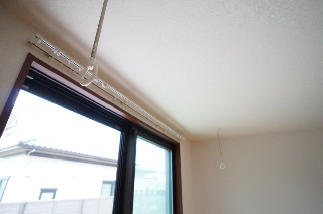 MメゾンEの設備|雨の日に重宝する室内洗濯物干し