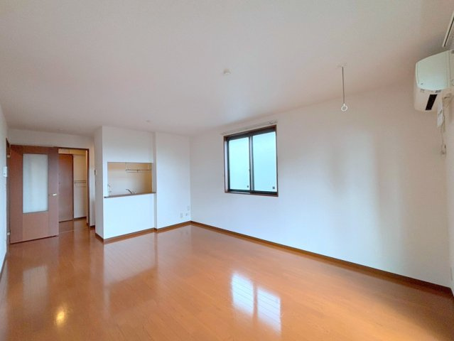 MメゾンEのその他|２面採光でお部屋が明るいです