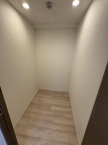 【洋室】アイルプレミアム東京西新井