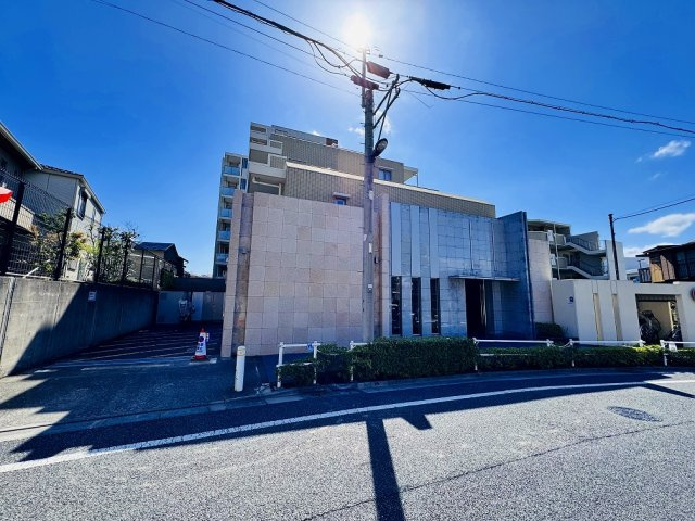 【外観】 | ゼファーヒルズ成増（成増店） | 新規内装リフォーム鋭意工事中です！